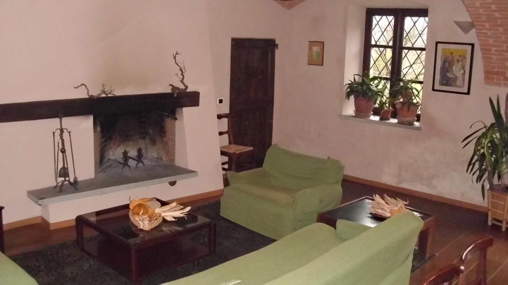 Locanda Del Molino Vecchio Magliano Alfieri Habitación foto