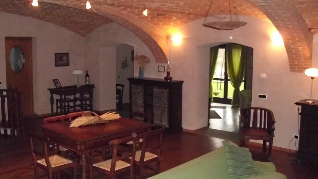 Locanda Del Molino Vecchio Magliano Alfieri Habitación foto
